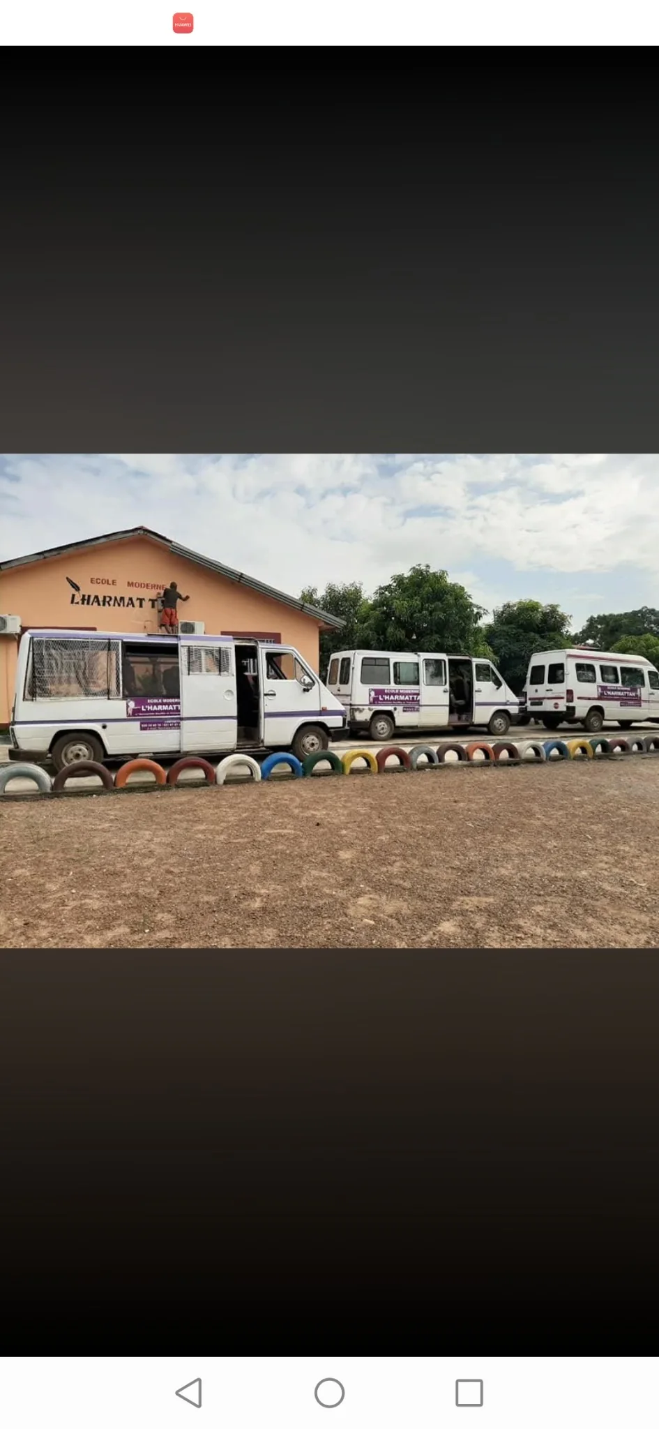 Bus scolaires de l'École Moderne L’Harmattan
